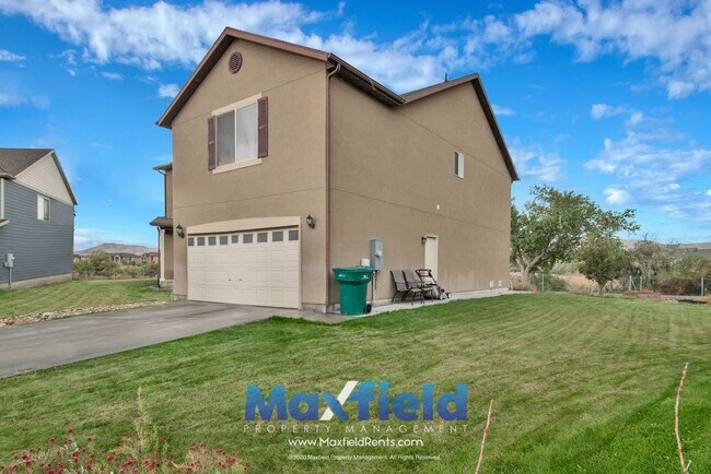 Building Photo - 424 S Willow Park Dr