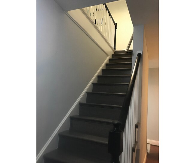 Foto del edificio - 928 Argonne Dr