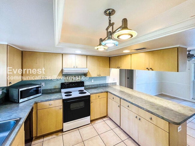 Building Photo - 1301 Gulfview Woods Ln