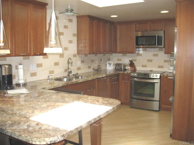 Building Photo - 579 S Sierra Ave