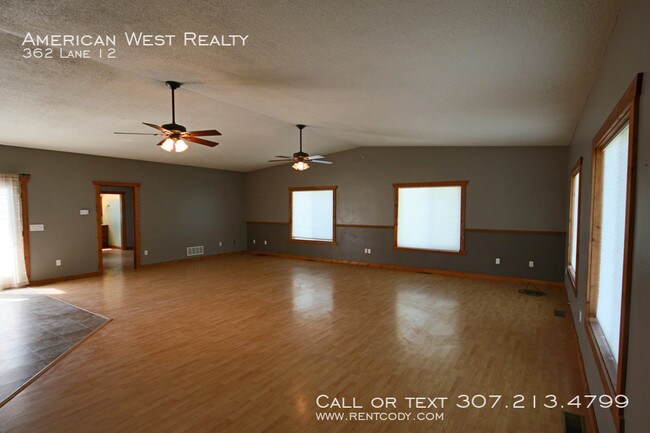 Building Photo - Single-level horse property
