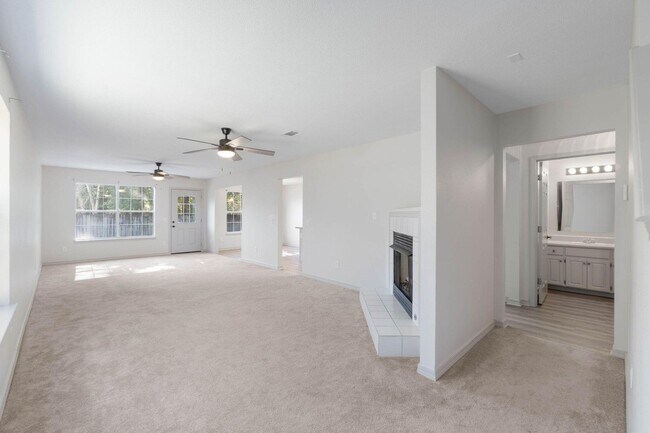 Foto del edificio - Turn-Key 3 Bed, 2.5 Bath Two-Story Home – ...