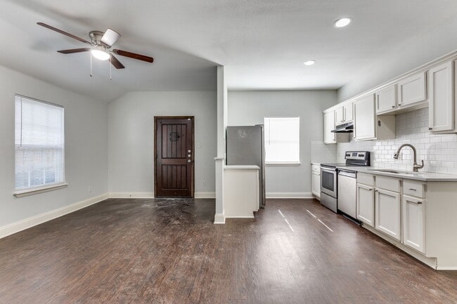 Photo - 3518 8th Ave Apartment