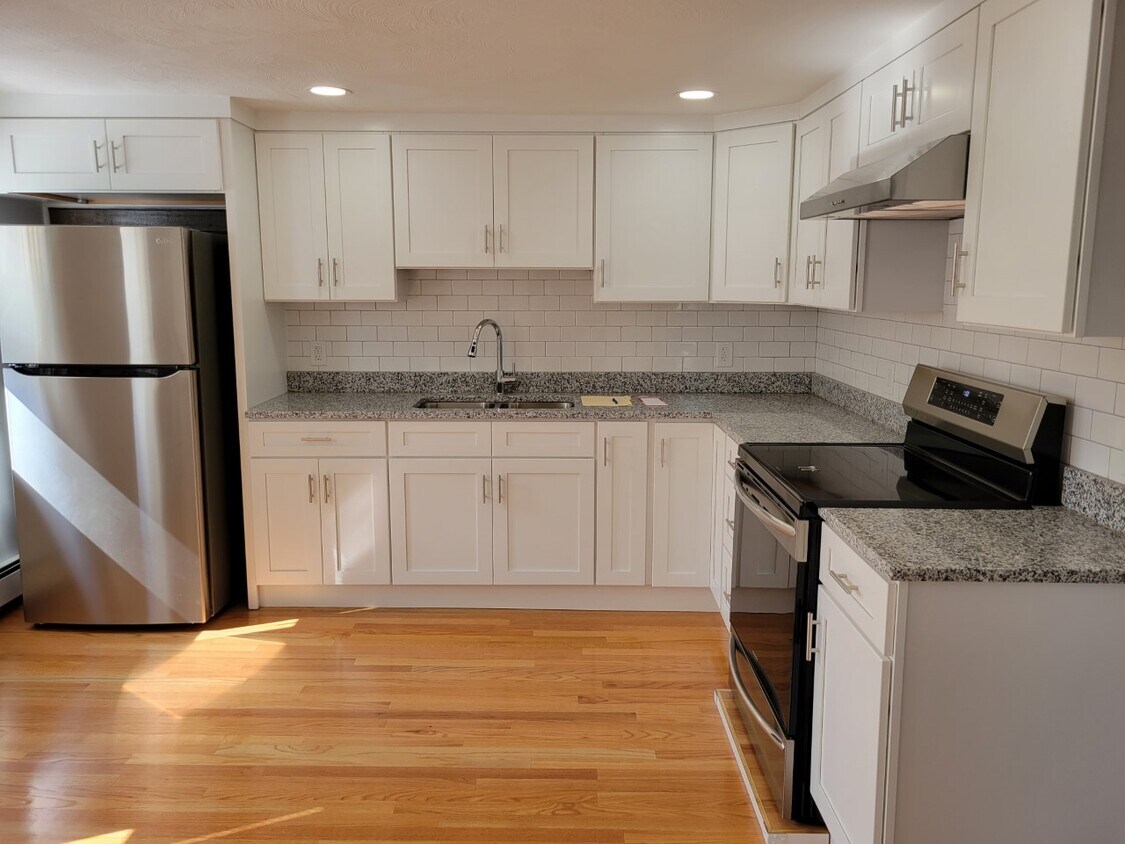 Foto principal - 82 Railroad St