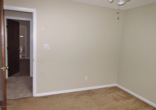 Foto del edificio - 213 Live Oak Ct