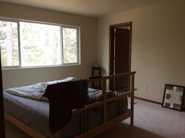Foto del edificio - Wonderful 3 Bedroom 3 Bath Mead Area Rancher