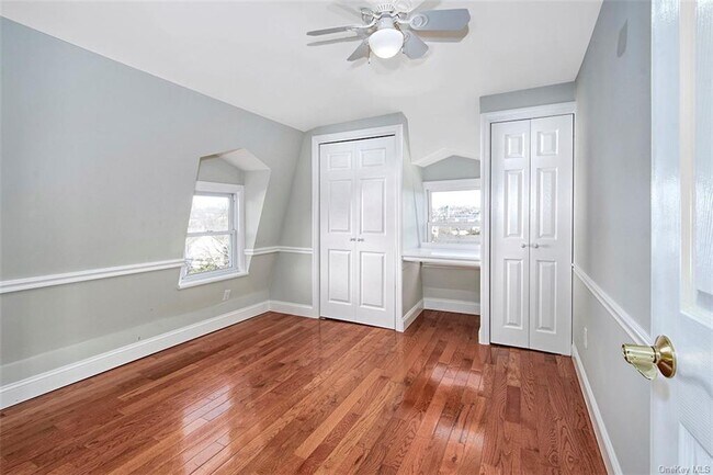 Building Photo - 266 Willett Ave