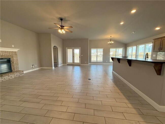 Foto del edificio - 348 Fox Cir