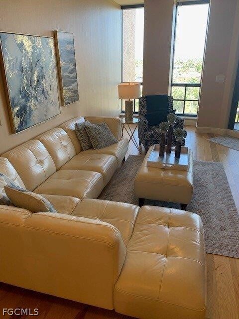 Foto del edificio - 5793 Cape Harbour Dr