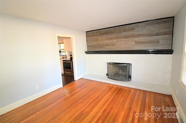 Foto del edificio - 3517 Carlyle Dr