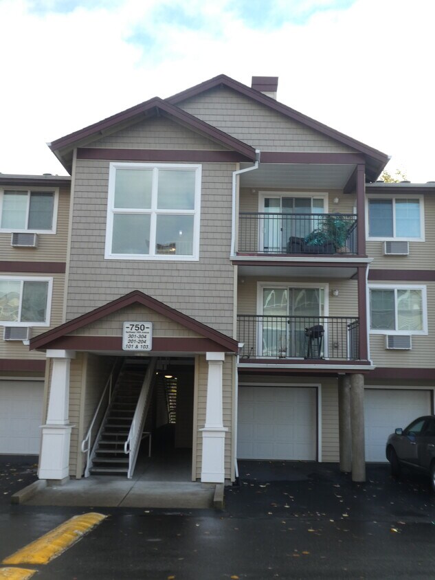 Primary Photo - 750 NW 185th Ave