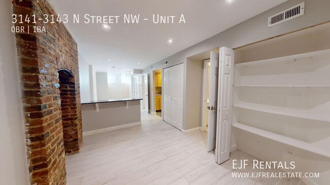 Foto del edificio - Georgetown Studio Apartment Available NOW!