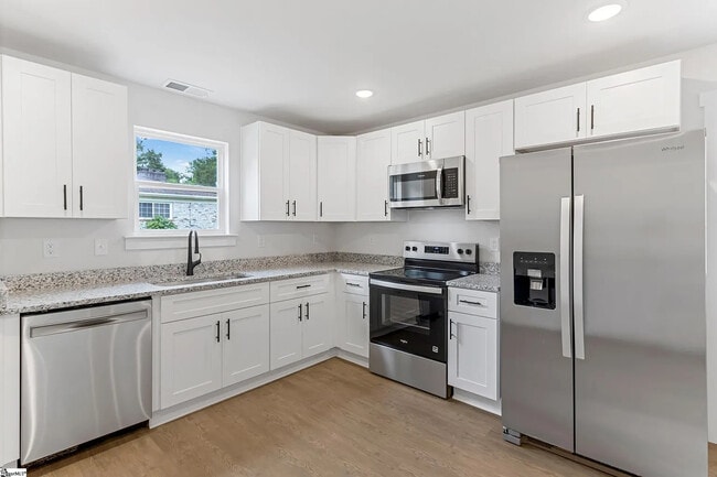 Foto del edificio - 18 Catawba Ave