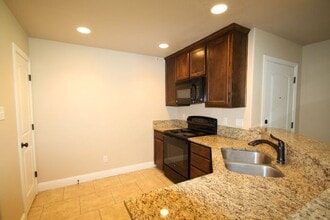 Building Photo - 131 Sunburst Ct