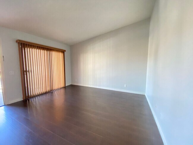 Foto del edificio - 930 S Palmetto Ave