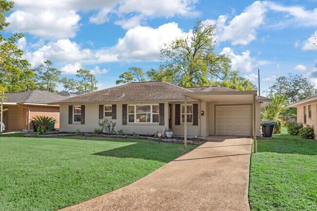 Foto del edificio - 2023 Woodcrest Dr