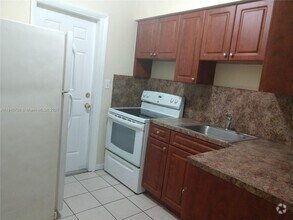 Building Photo - 260 NW 40th Ct
