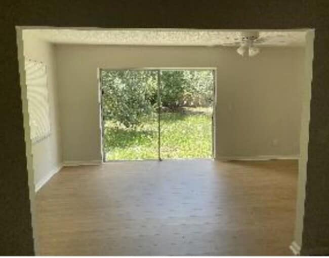 Building Photo - 3 Bedroom, 2 Bath Deltona Home Ready for I...