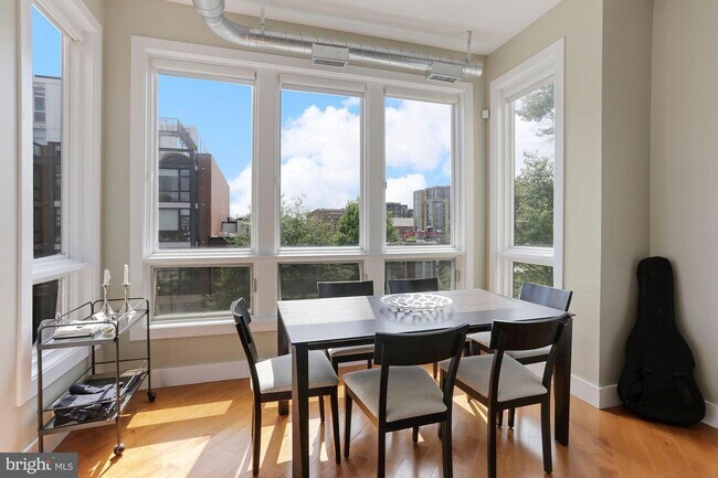 Foto del edificio - 1910 8th St NW