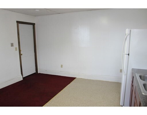 Building Photo - 18 Webster St