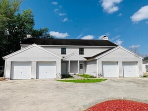 Building Photo - 1805 Crystal Grove Dr
