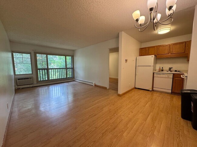 Building Photo - BEAUTIFUL 2 Bed 2 Bath Condo in Boulder-Av...