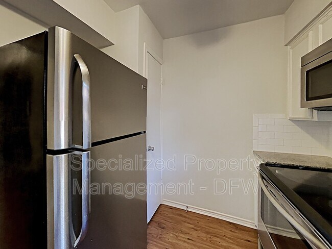 Foto del edificio - 3212 Daniel Ave