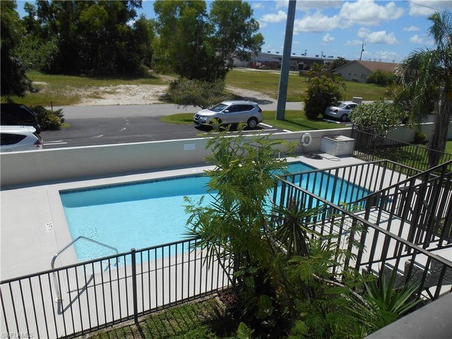 Foto del edificio - 919 SE 8th Terrace