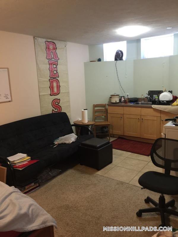 Building Photo - 887 Huntington Ave