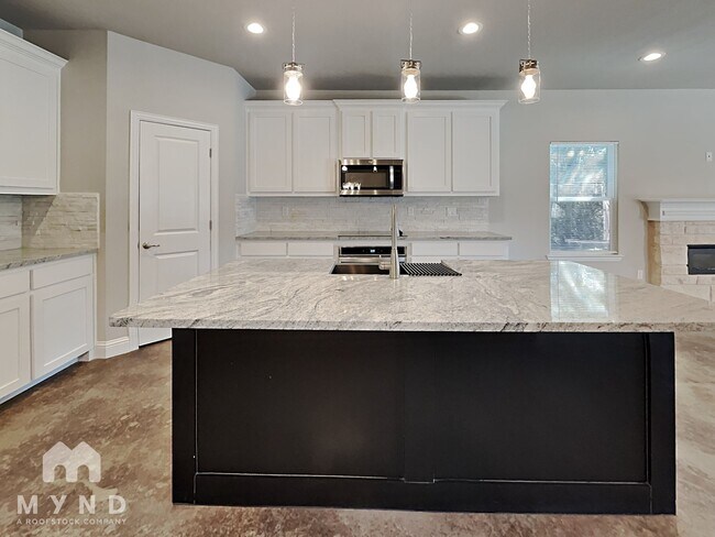 Building Photo - 5711 Barkridge Dr