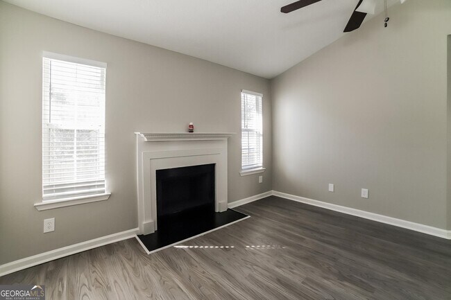 Foto del edificio - 1267 Larkwood Dr