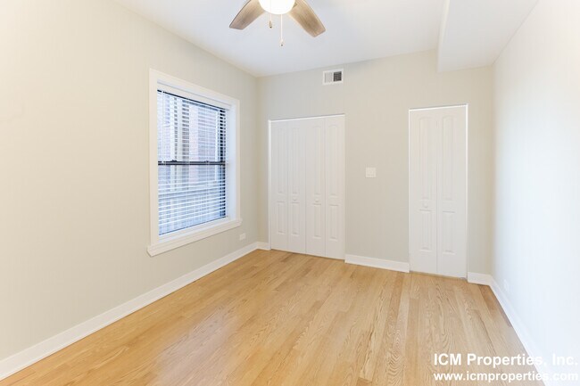 Foto del edificio - 2730 N Wayne Ave