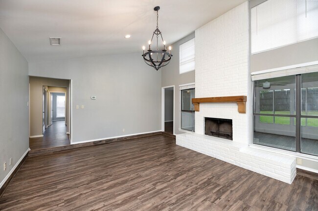 Building Photo - 6441 Westridge Dr