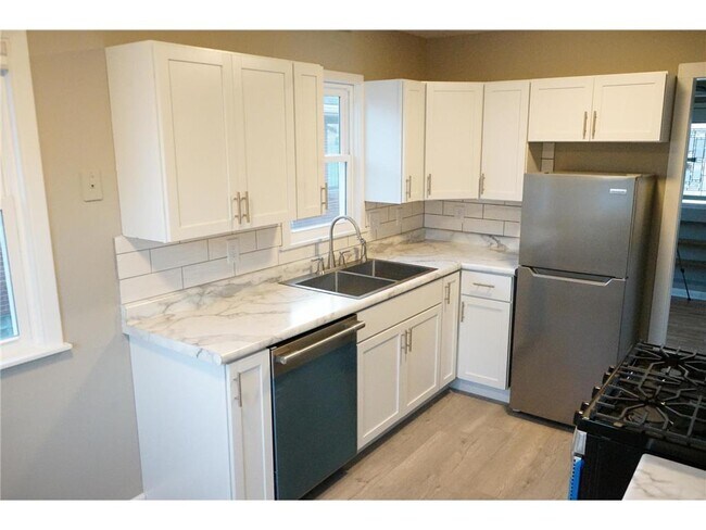 Foto del edificio - 3143 NE Garfield St