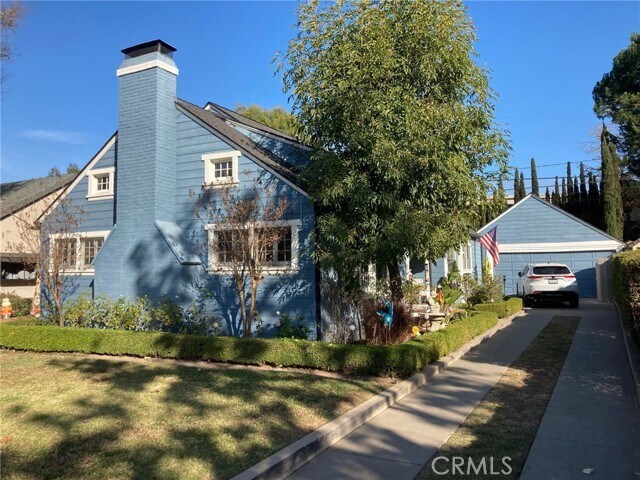 Foto del edificio - 2329 N Riverside Dr