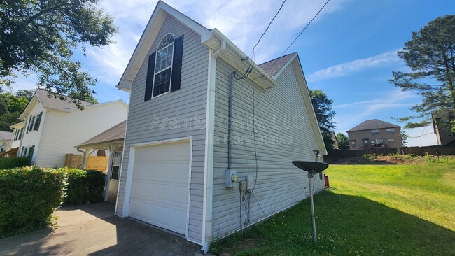 Building Photo - 7336 Bramble Oak Dr