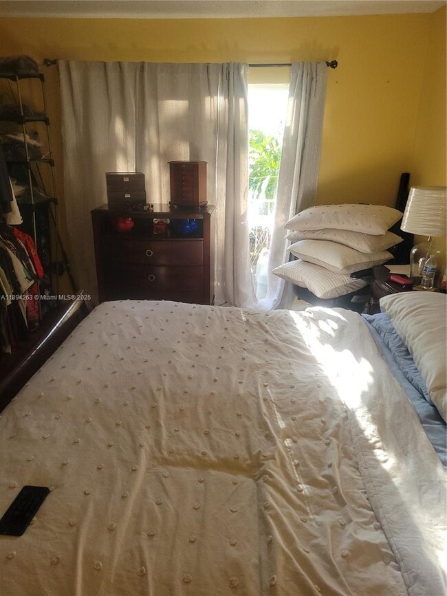 Foto del edificio - 17901 NW 68th Ave