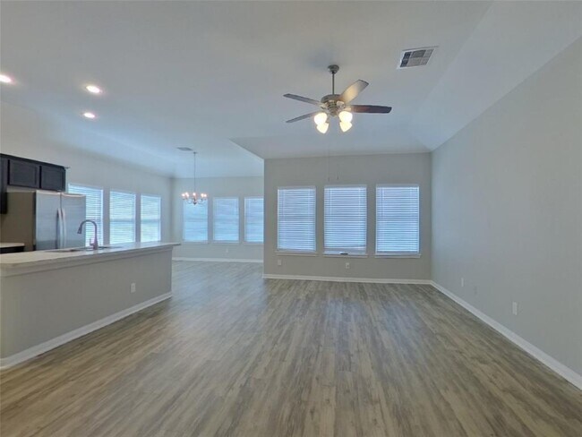 Foto del edificio - 14090 Waukegan Way S