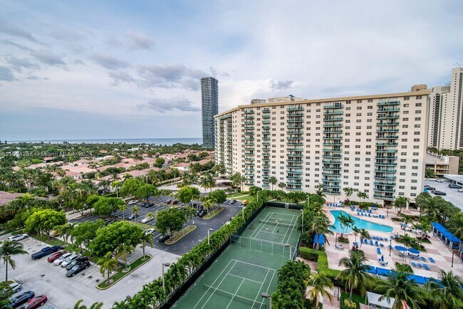 Foto del edificio - 19380 Collins Ave