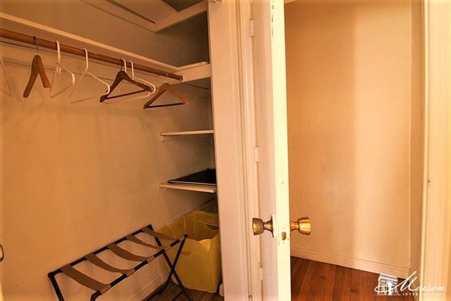 Building Photo - 143 W 95th St