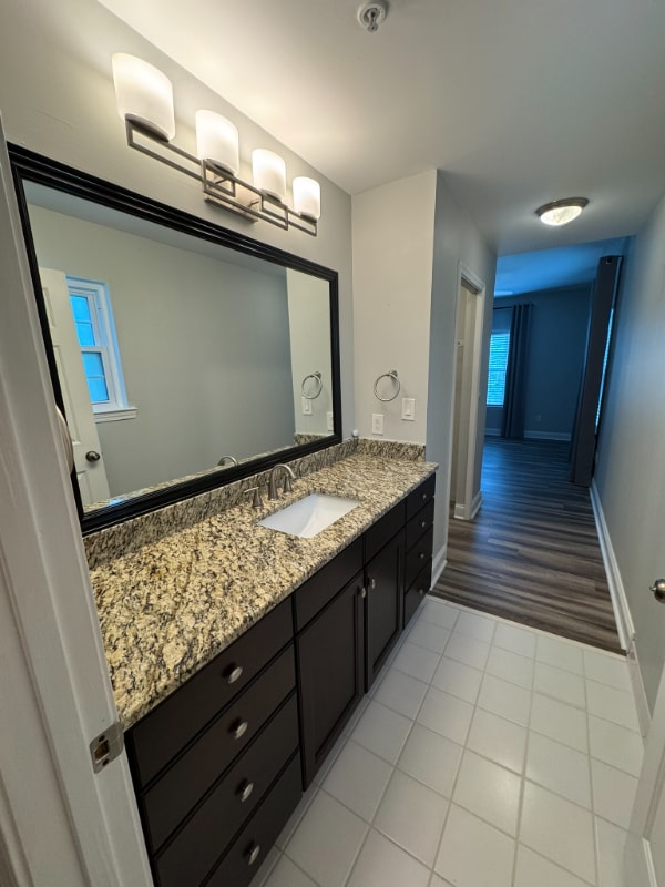 Building Photo - 1074 Peachtree Walk NE