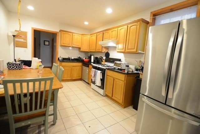 Building Photo - 26 Gibbs St