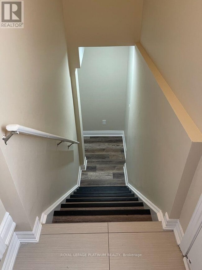 Building Photo - 24 Sandino Cres