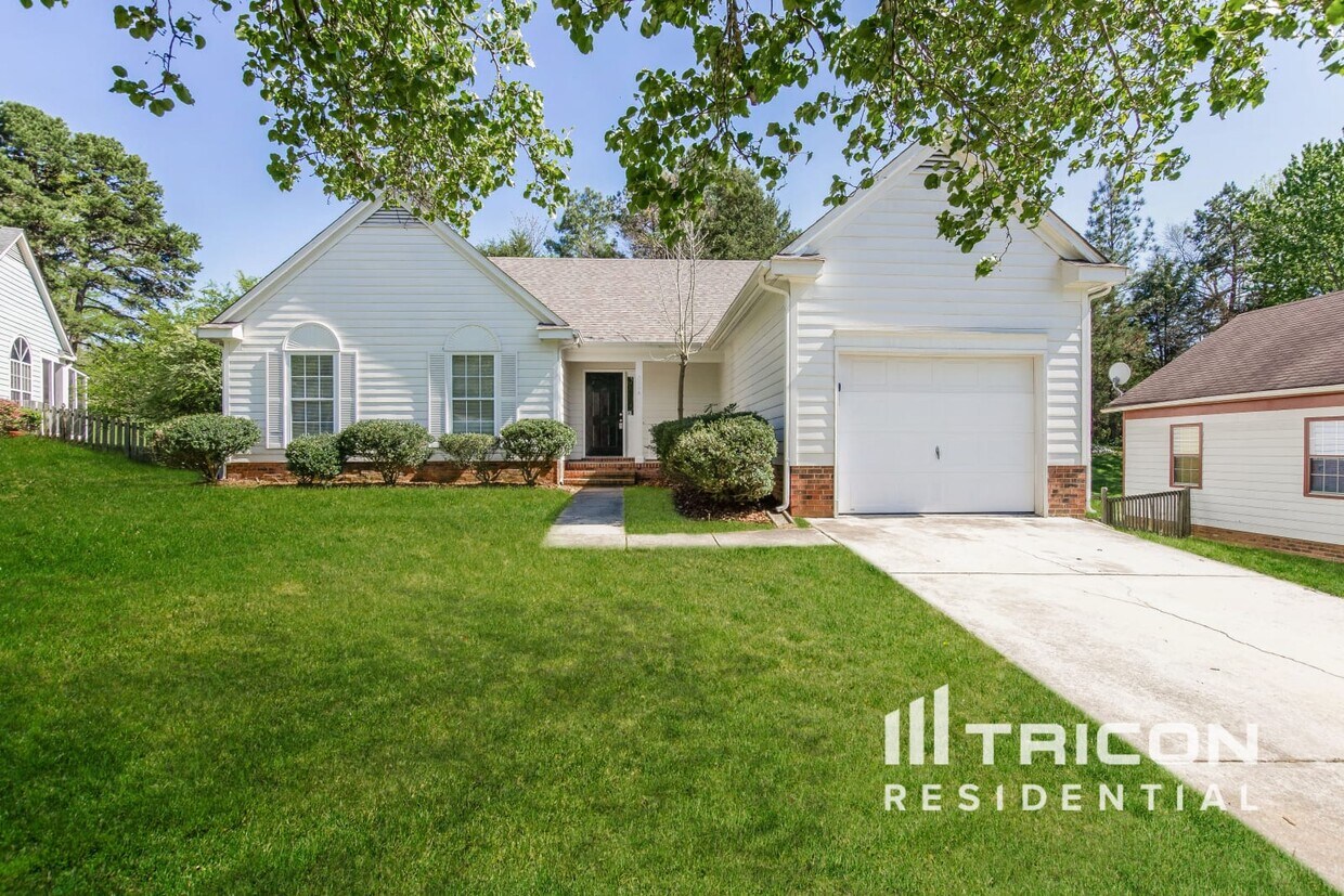 Foto principal - 3226 Twin Falls Ln