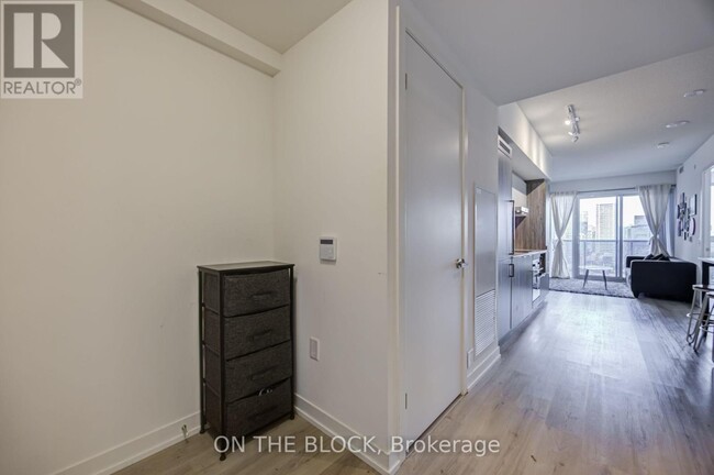 Building Photo - 138 Downes St