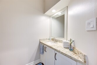 Building Photo - 12503 Whispering Sands Ct