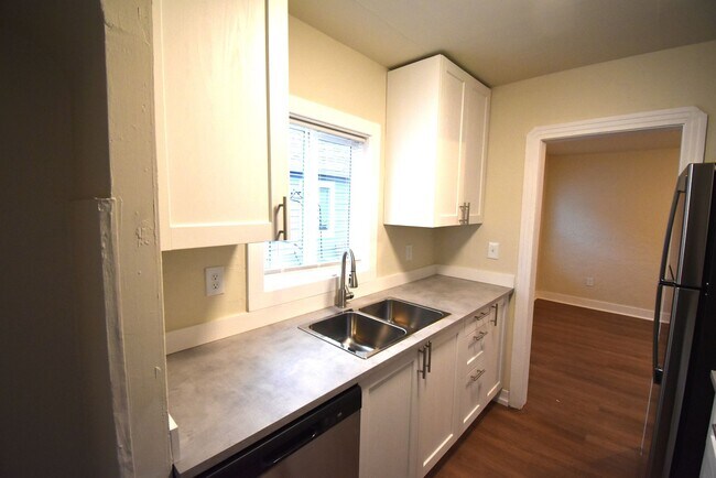 Foto del edificio - Freshly Remodeled Cozy Cottage Home