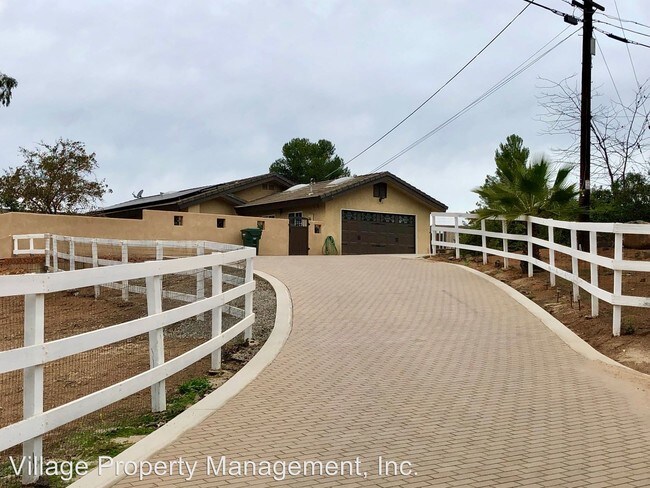 Building Photo - 30636 Rolling Hills Dr