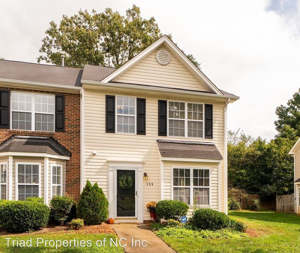 Foto principal - 3 br, 2.5 bath House - 135 Heritage Creek Way