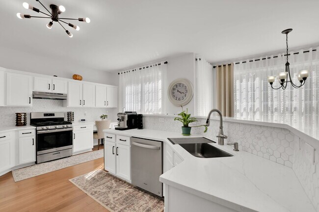 Building Photo - 520 Ruby Forest Pky